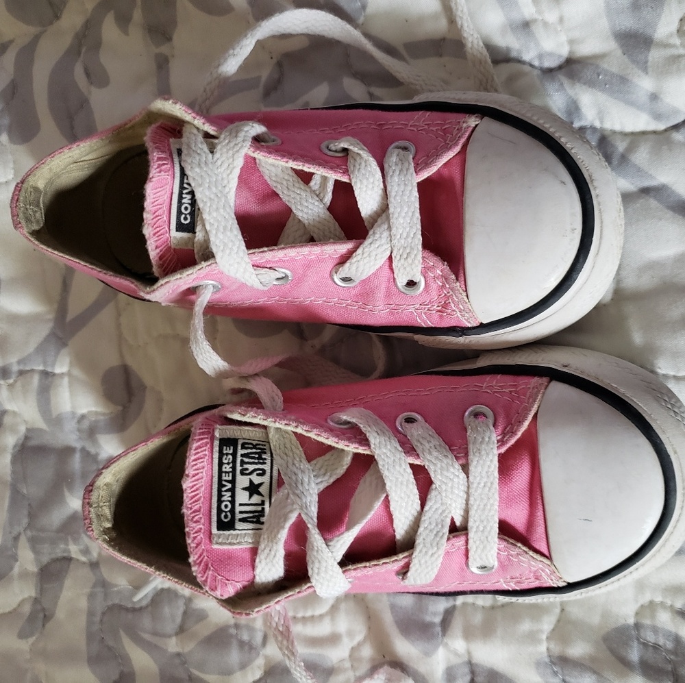 Pink converse